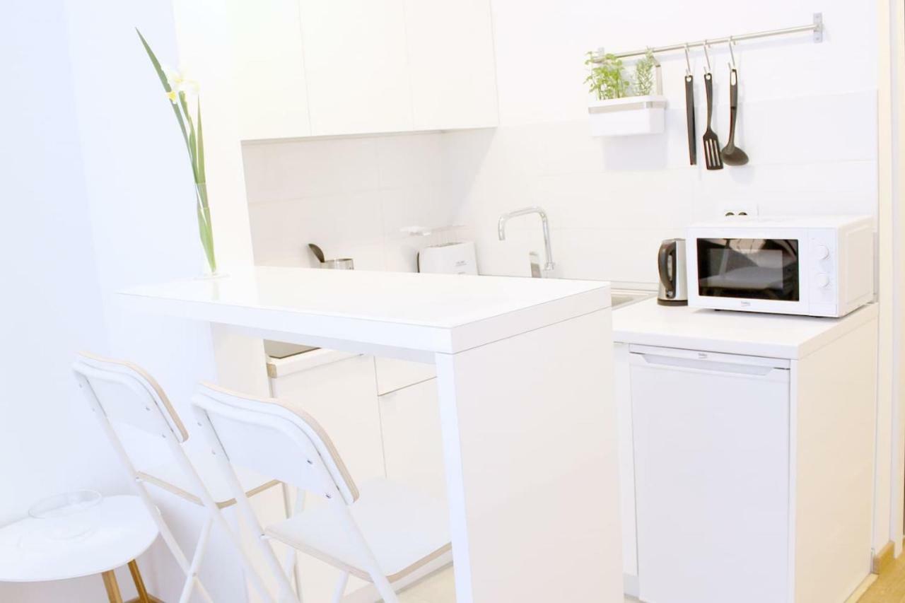 New Central Light Apartment With Private Parking Нови-Сад Экстерьер фото